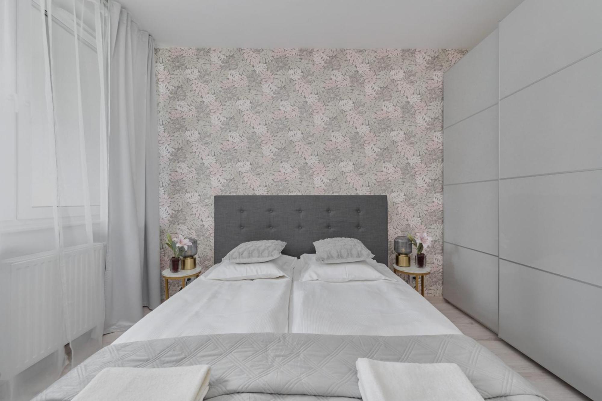 Luxurious With Balcony & Parking Gwiazdzista By Renters Apartament Wrocław