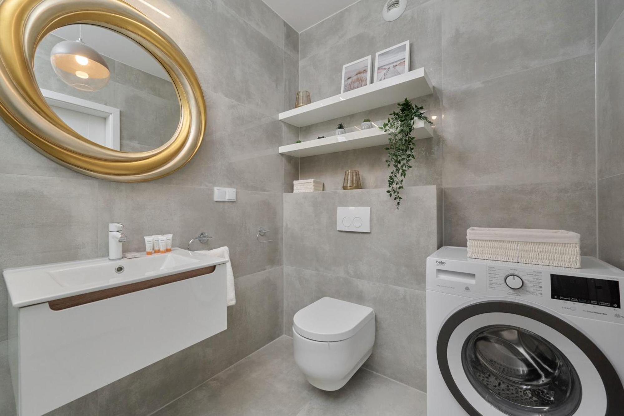 Luxurious With Balcony & Parking Gwiazdzista By Renters